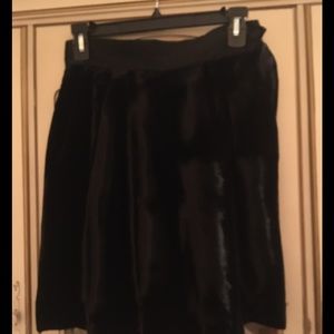 Perry Ellis adorable black velvet shorts  2 pockets size 8. C:109 5/26/26